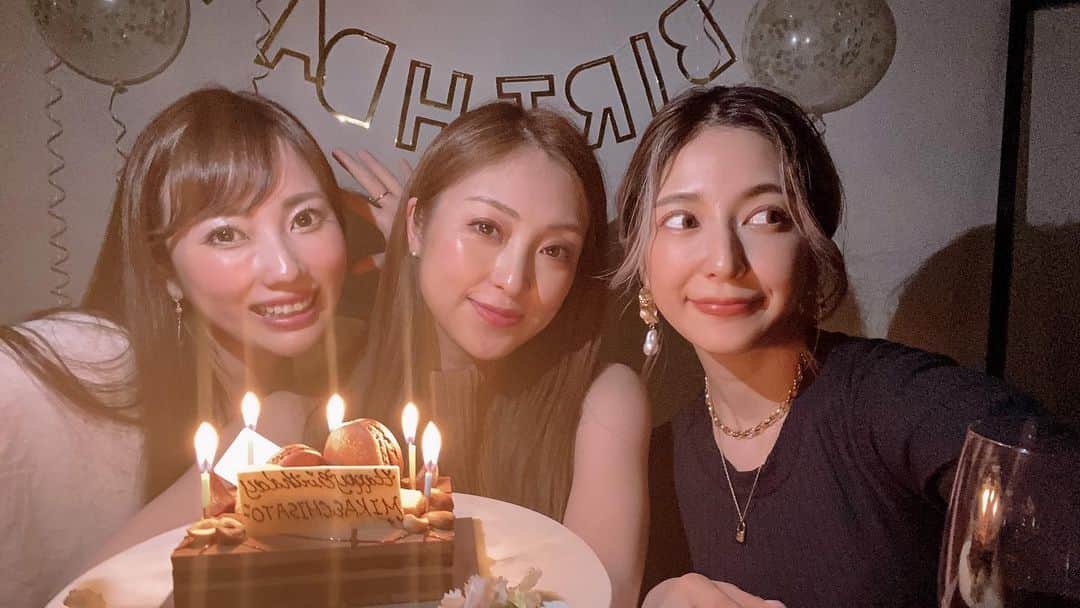 辰巳奈都子のインスタグラム：「だいすきな2人の 誕生日を祝う日🍓🌿ℋᵅᵖᵖᵞℬⁱʳᵗᑋᵈᵃᵞ◡̈❤︎  @mikapu0519  @chisatosakura   #birthday」