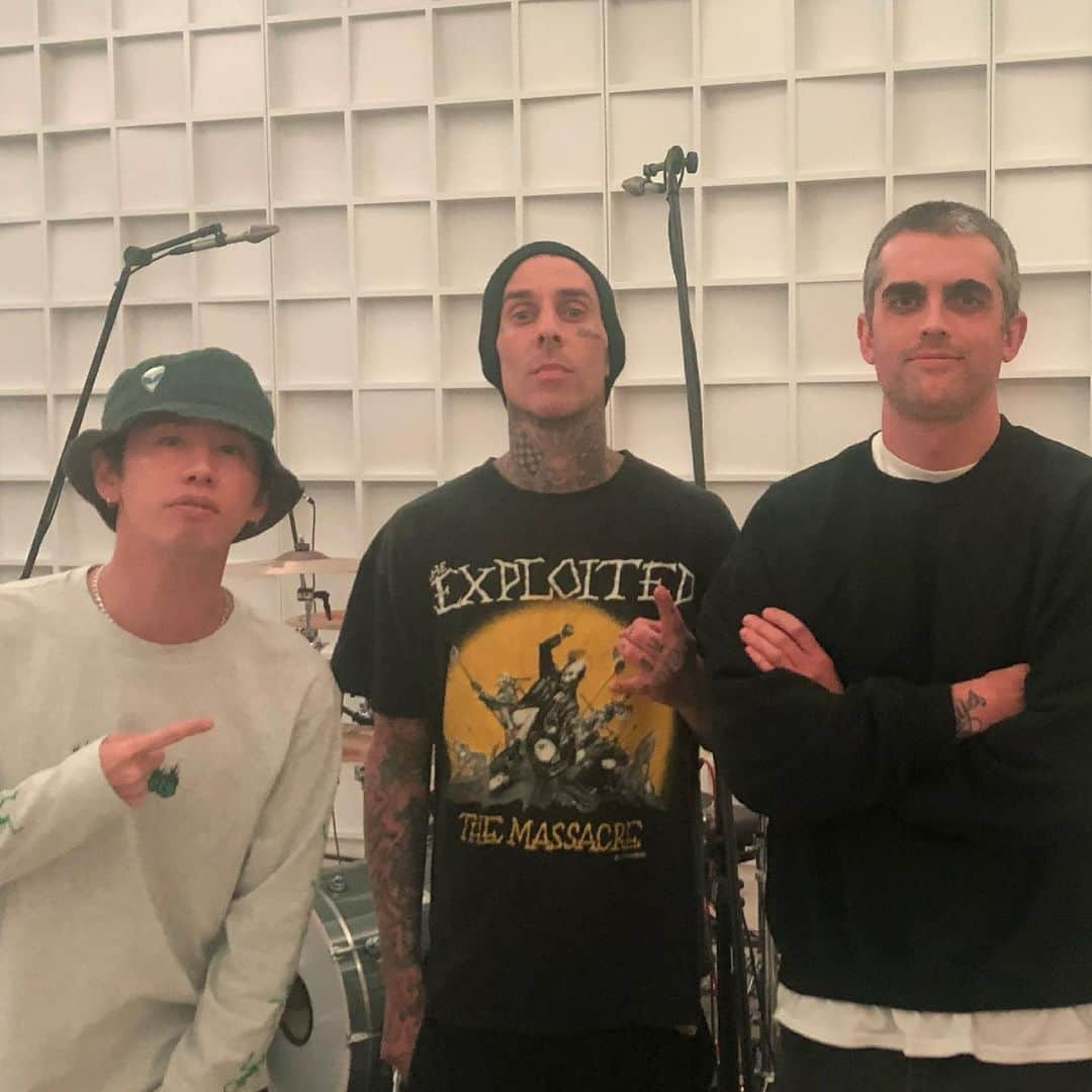 Taka さんのインスタグラム写真 - (Taka Instagram)「It was good session with these guys in LA @travisbarker @dark_waves」5月14日 14時07分 - 10969taka