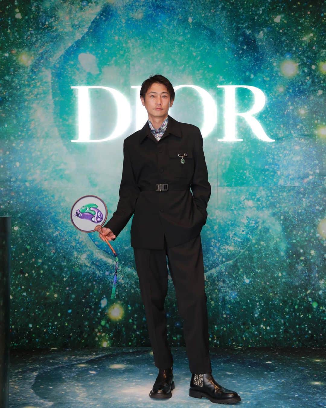 窪塚洋介のインスタグラム：「『Dior Fall 21 Men’s Collection』 #DiorMenFall キム・ジョーンズとケニー・シャーフの コラボレーション🤜✨🤛  @Dior @MrKimJones @kennyscharf」