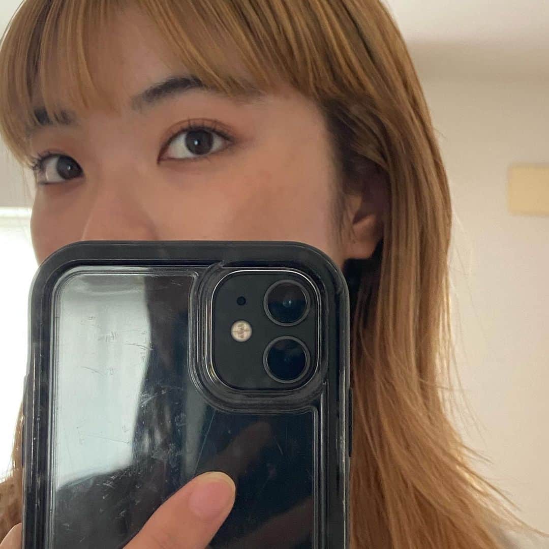 志村玲華のインスタグラム：「🖤🧽」