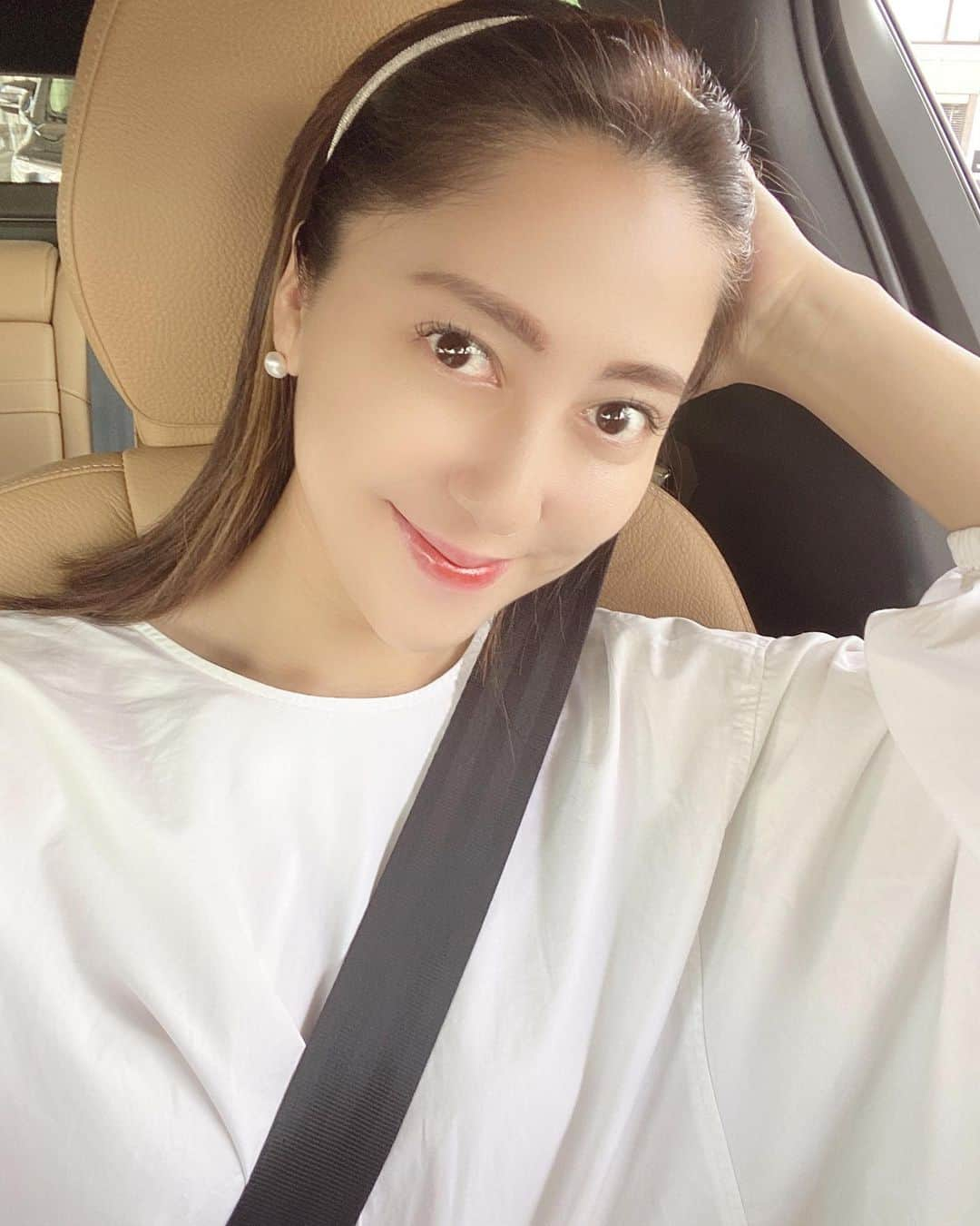 小川ひとみさんのインスタグラム写真 - (小川ひとみInstagram)「おはようございます🥰 昨日は久しぶりのinstalive 沢山の方からのお優しいコメントに とっても癒され励まされました❤️ フォロワーの皆様ありがとうございます💕 今日も元気いっぱい過ごしましょうね✨ #love」5月14日 9時13分 - hitomy220