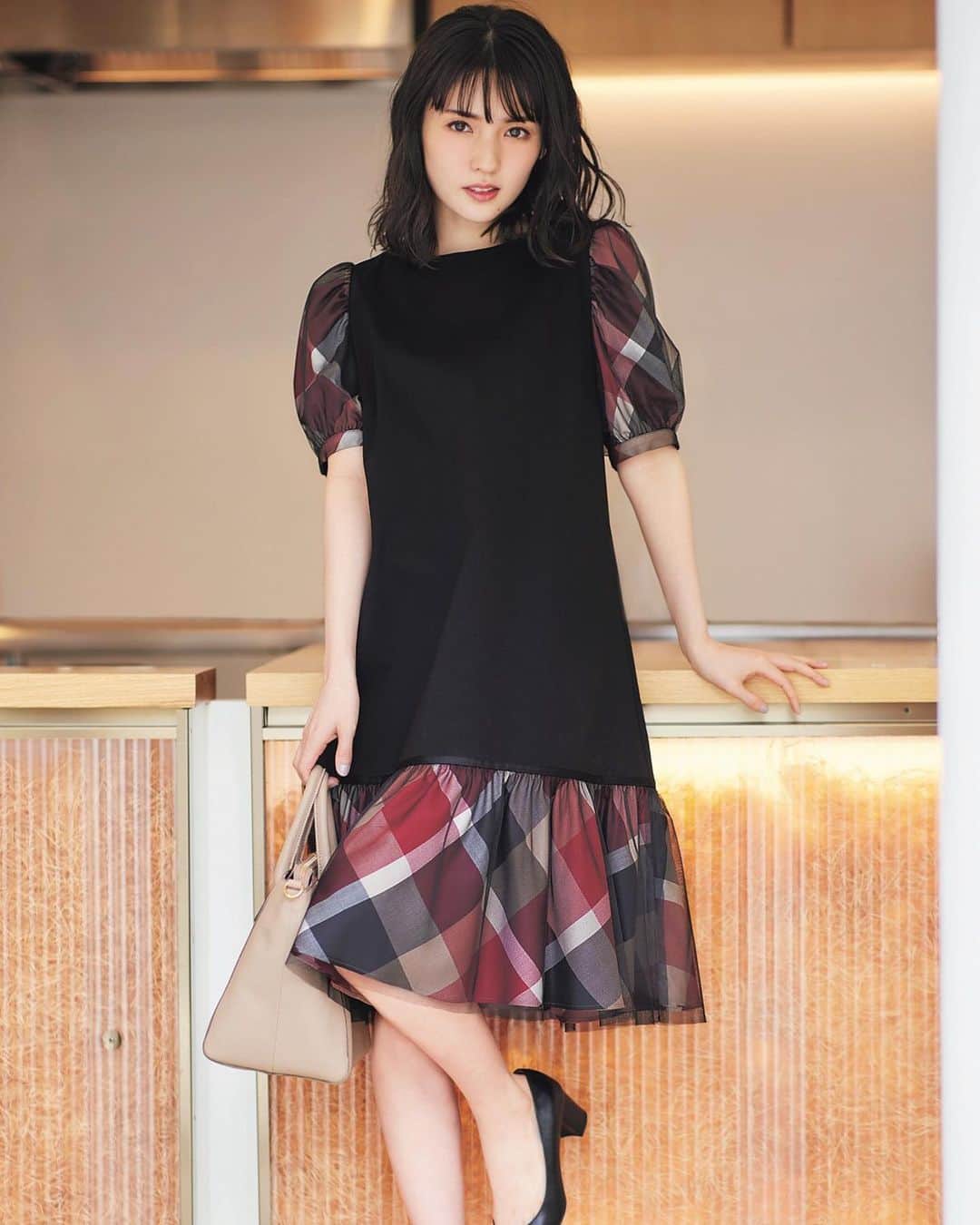 道重さゆみちゃんブルーレーベルクレストブリッジベージュスカート38