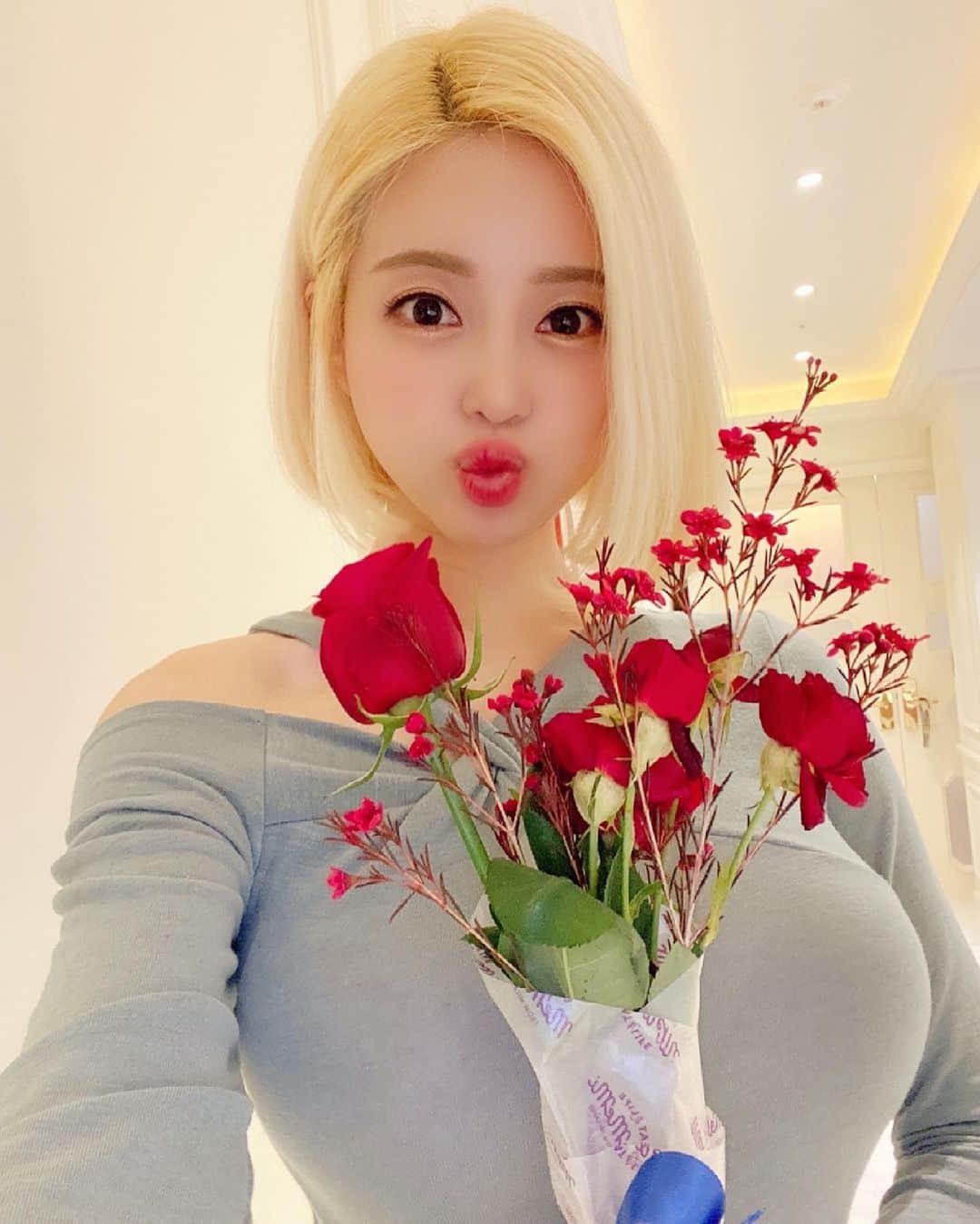 Dj Sodaさんのインスタグラム写真 - (Dj SodaInstagram)「오늘 로즈데이❤️ #happyroseday 🌹」5月14日 23時49分 - deejaysoda