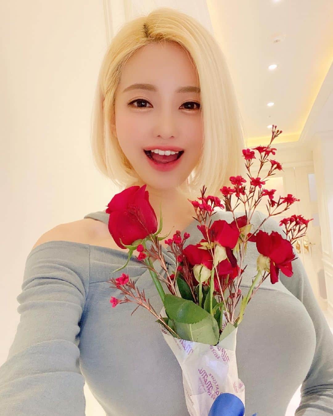 Dj Sodaさんのインスタグラム写真 - (Dj SodaInstagram)「오늘 로즈데이❤️ #happyroseday 🌹」5月14日 23時49分 - deejaysoda