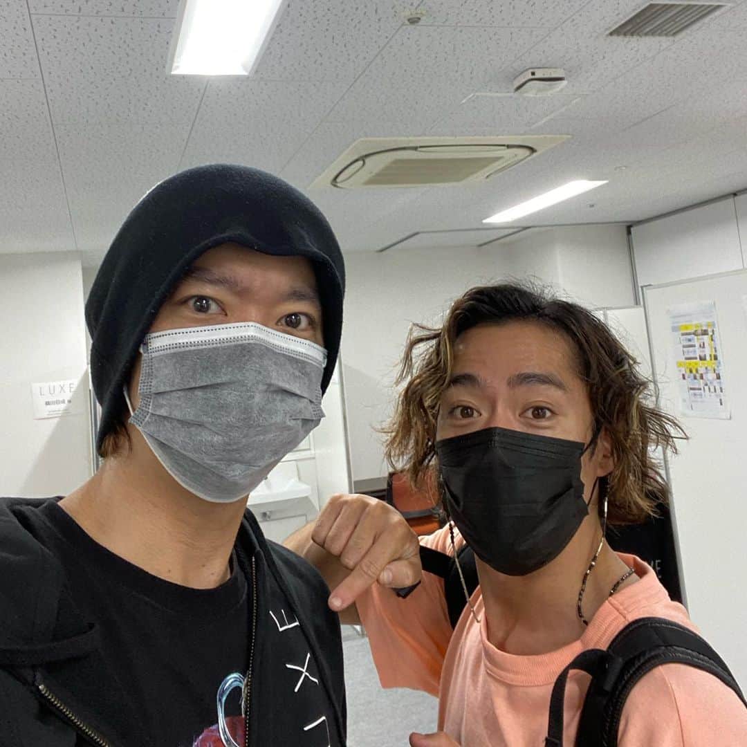 小林宏一のインスタグラム：「いよいよ始まりますよ！！！！ 楽しみー😆 #LUXE #高橋大輔」