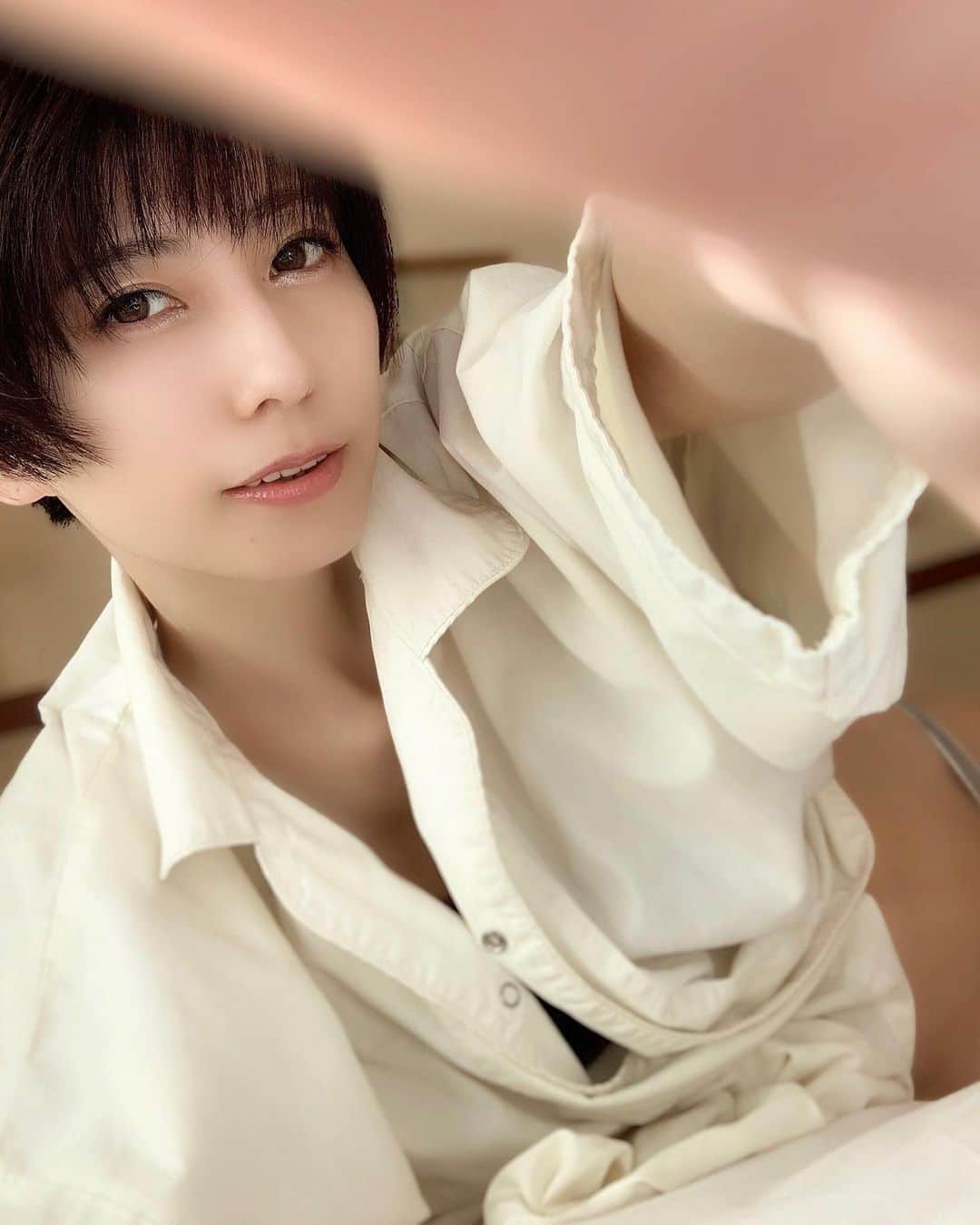 乃亜のインスタグラム：「❤︎ ・ ・ ・ #portrait #shotting #Japanesegir #followme  #selfie #ポートレート #インスタグラビア #グラビア #着衣グラビア  #ショートヘア #プレデターラット #部屋着 #パジャマ #セクシーショット  #被写体 #AV女優 #セクシー女優 #痴女優 #痴女 #乃亜」