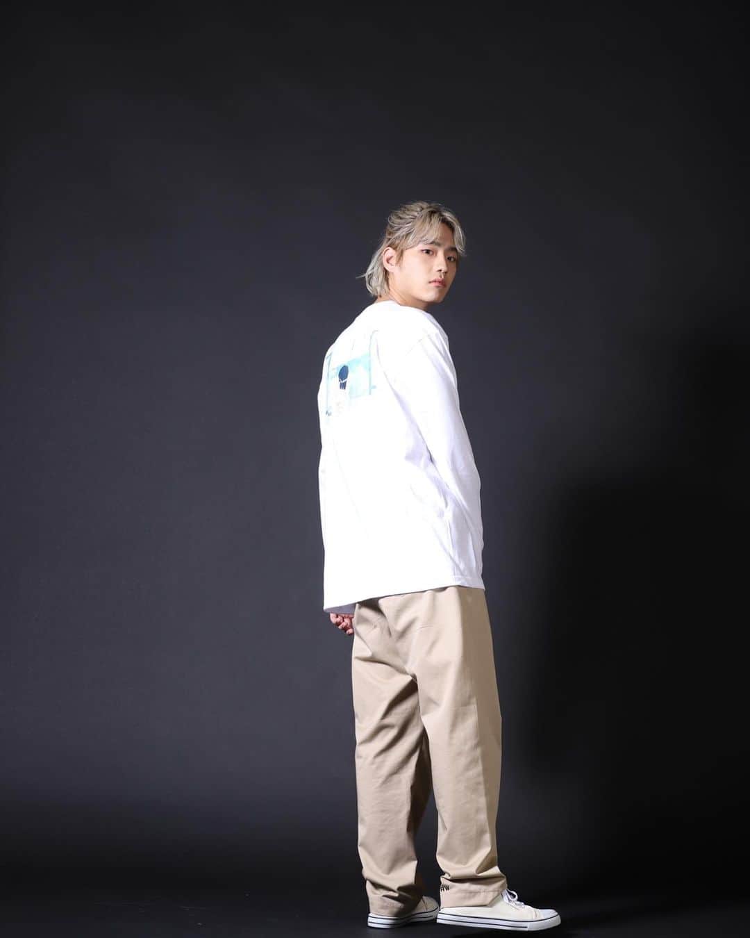 てっちゃんのインスタグラム：「KANGOL REWARD×てっちゃん コラボ商品の受注が本日より開始されました。 可愛く爽やかな仕上がりになっているので是非みんな着てね！  @kangol__reward」