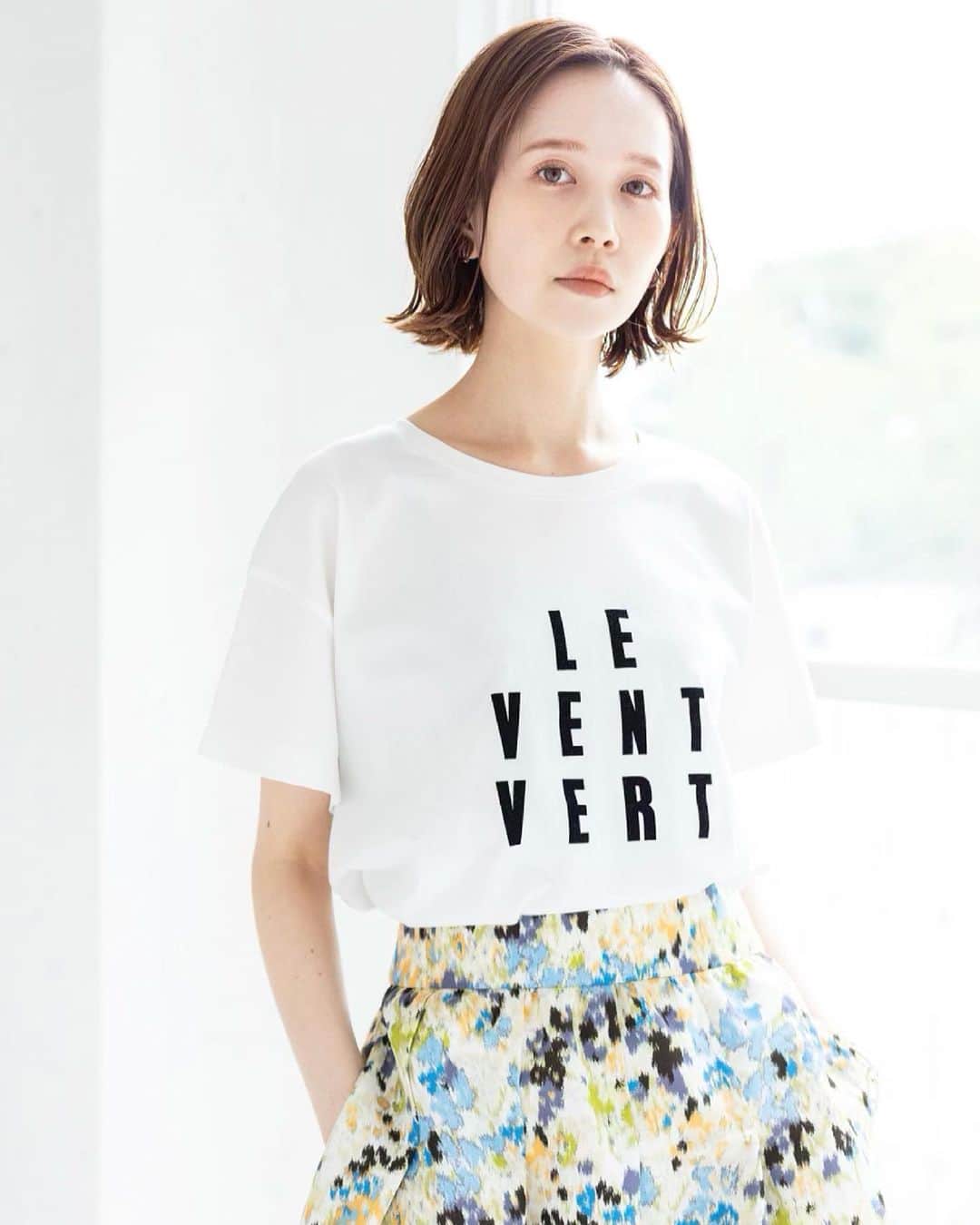 はれこのインスタグラム：「🍋🌻👒 . 最近撮影したコーディネート🐥 夏の私服に近い雰囲気🪞 このスカートの色本当にかわいいな♡ . #iena #イエナ #baycrews #ベイクルーズ #newarrival」