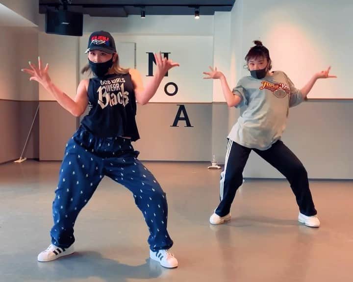 HARUKA MUTOのインスタグラム：「Hang Out @weekdudus ⚡️ Today's Lesson. @noadance_ebisu   wiz @kamikamirio 💎💎  super sweat✨ 来週からまたnewなのやってきます🦋 #harukamuto #choreographer  #weekdudus #hangout #610choreography  #noadanceacademy #japan #久々jrap #かっけ」