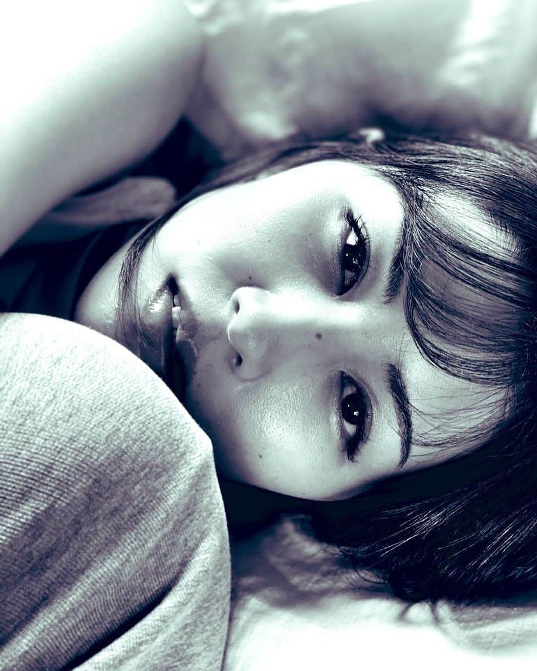 美乃すずめのインスタグラム：「＊  え？なに？近いって？」
