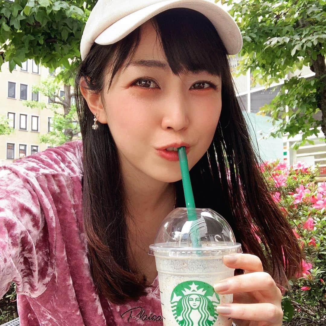 高橋沙織さんのインスタグラム写真 - (高橋沙織Instagram)「キャップ女子inスタバ。 #アルミカン高橋 #おしゃれ芸人への道  #キャップ #キャップ女子 #スタバ #スタバ好き #ティーティラミスフラペチーノ #ストロベリーフラペチーノ #売り切れやった」5月15日 1時49分 - arumikan_saorin