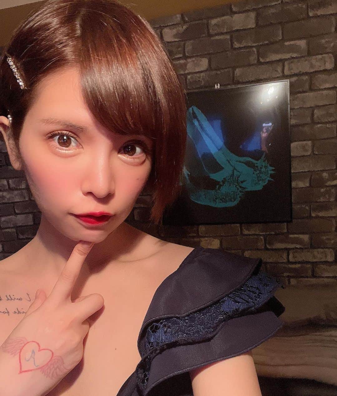 坂口杏里のインスタグラム：「朝キャバ→SUI 東京都新宿区歌舞伎町2-10-4 ジェストビル 2F  ３時にはいます🌸🌈  写真、ライン交換、 しましょーこ💕  朝キャバSUI→ 03-6457-3556」