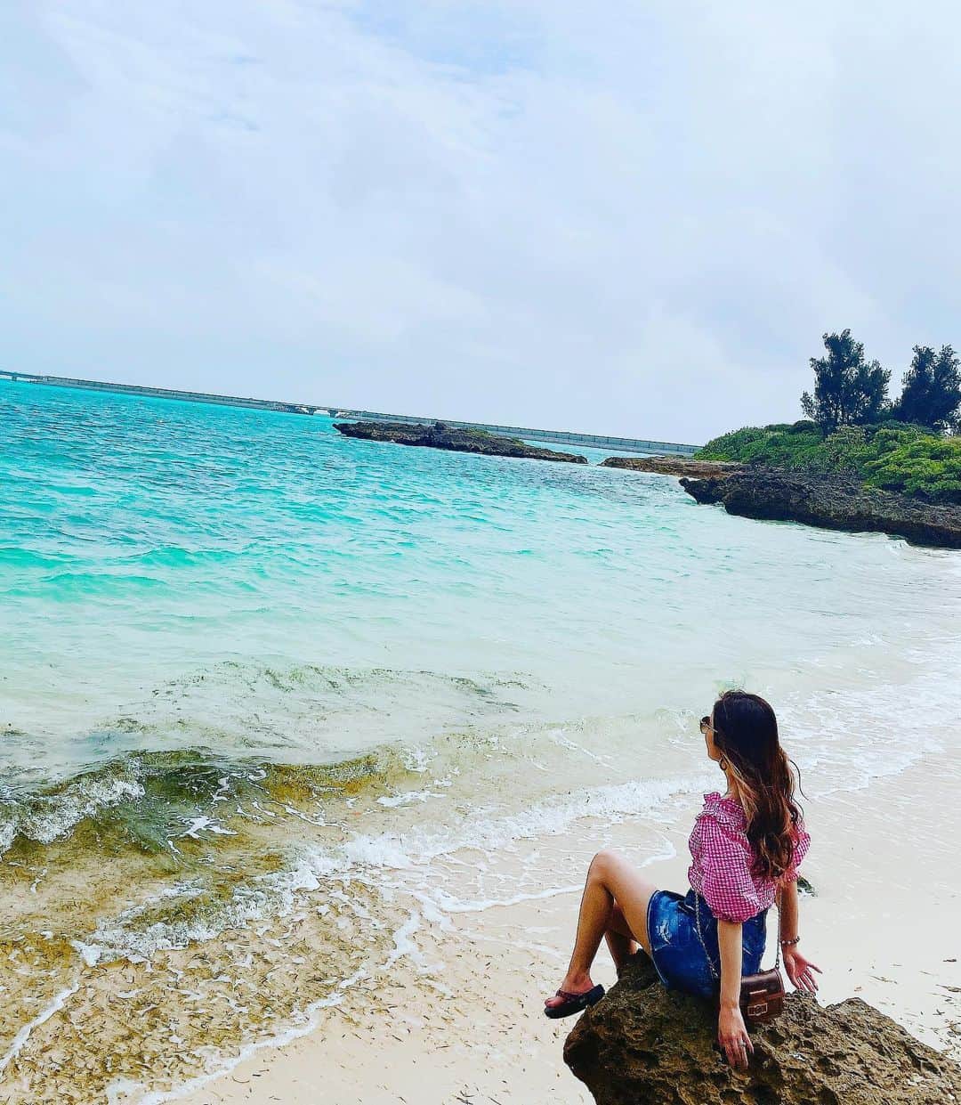 RINOのインスタグラム：「・ 夏が近づいてる🏖🐠☀️ 今年は何回海行けるかなぁ🎶 ・ #summer#summerfashion #summernails」