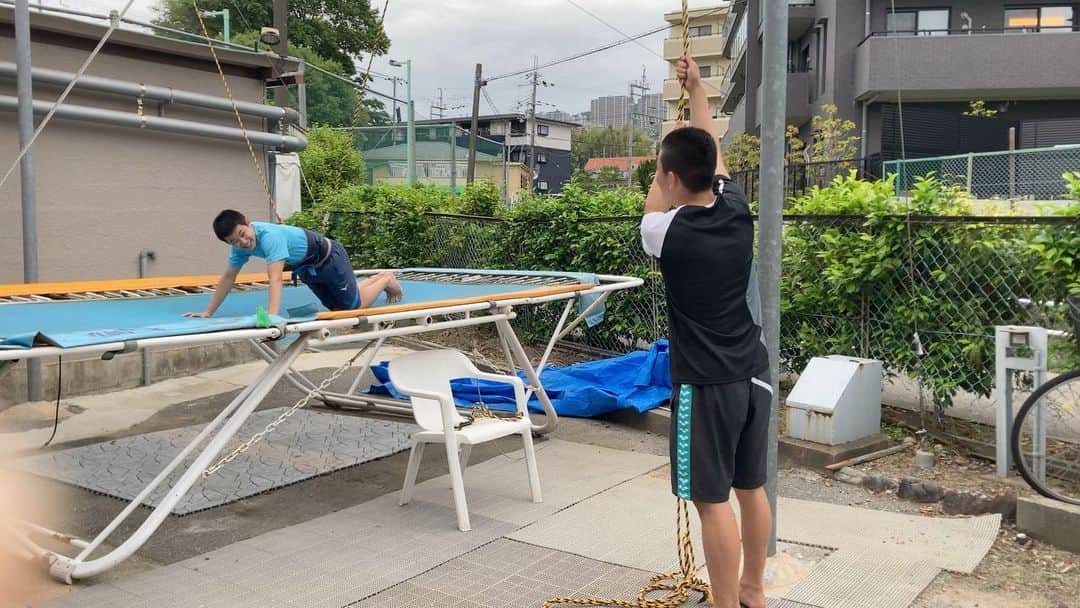 玉井陸斗のインスタグラム：「今日のトレーニング❤   #どっちの #トレーニング #でしょう #腕立て #diving #スパッティング  #ガキの遊び」