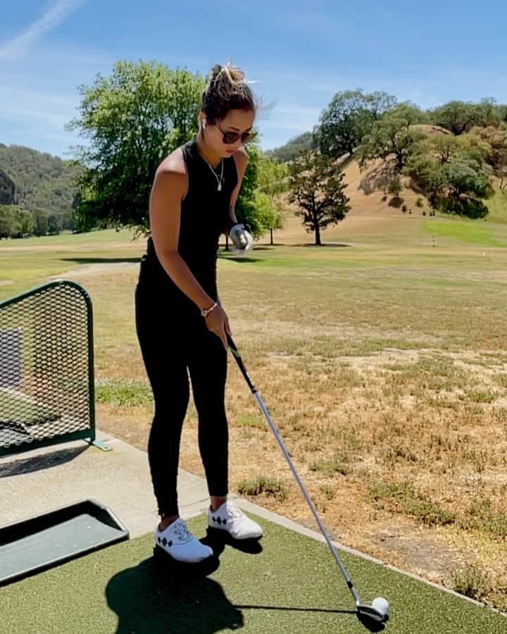 平野ジェニファーのインスタグラム：「🌬... • • • • • • #progolfer #golfswing #lpga #jlpga #tourlife #practice #hardwork #lululemon #sweatcollective #summer #instagolf #instagood #instadaily #instamood #lovegolf #healthy #fit #loveyourself #selflove #2021 #instafashion #learntogolf #femalegolfers #golflife #golfstagram #golf #tanning #ineedatan #tanlines」