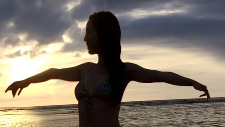 矢野沙織のインスタグラム：「今日で沖縄本土復帰49年。 復帰たって、沖縄はいつの時も神様のもの。とは、おもう。  早くまた沖縄に帰りたい。 どうか娘を授けて欲しいと祈った古宇利島に娘達を連れて帰りたい。 またんちゃーびーさ。」