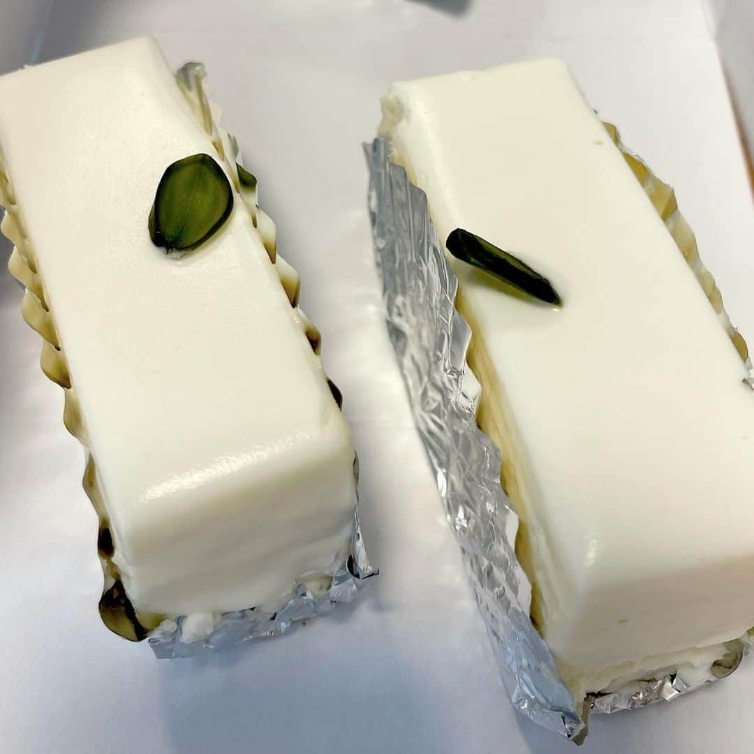 のインスタグラム：「PR担当さんがしろたえのレアチーズケーキを楽屋にお差し入れしてくださいました^ ^ 美味しかったです、ありがとうございました！」