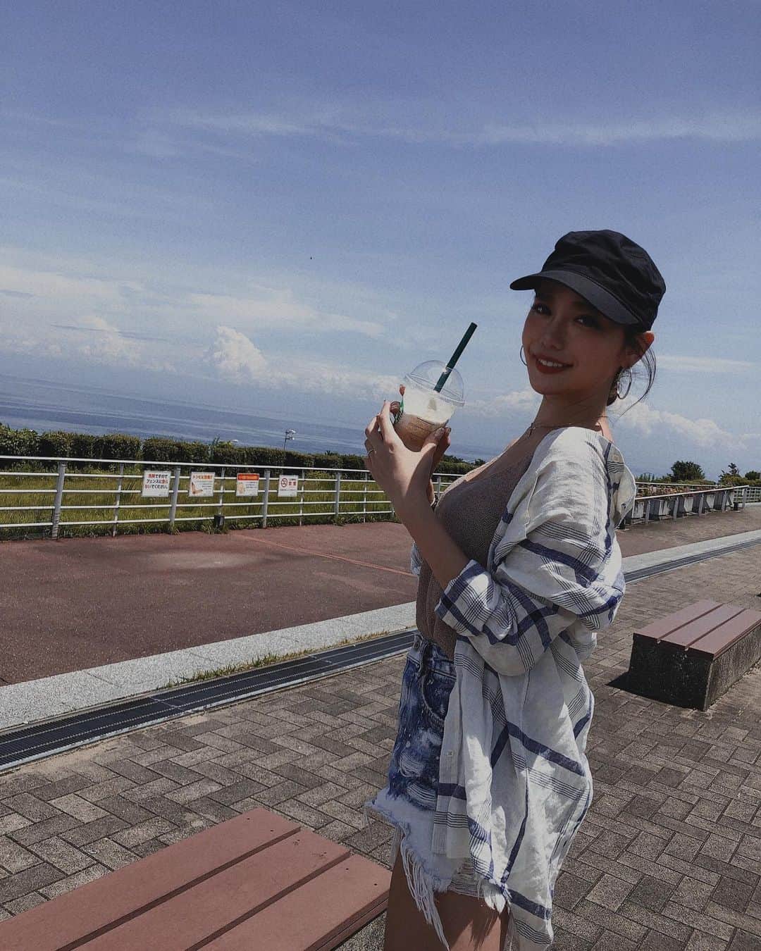 のインスタグラム：「平和な毎日に感謝🕊」