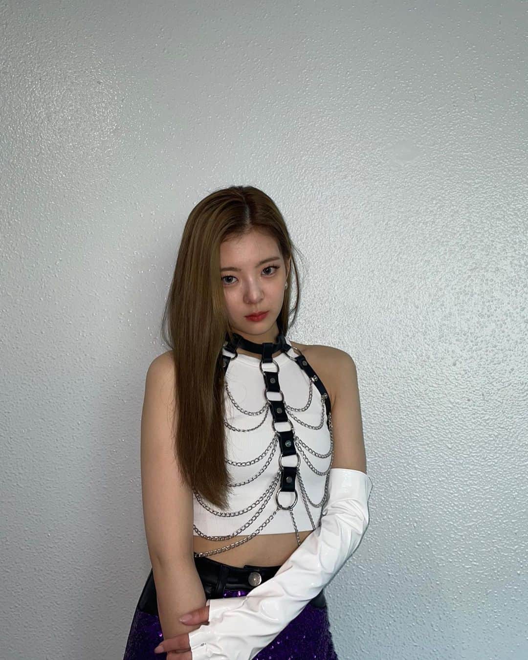 ITZYさんのインスタグラム写真 - (ITZYInstagram)「🔫🔫🔫 In the morning english version out now」5月15日 17時55分 - itzy.all.in.us