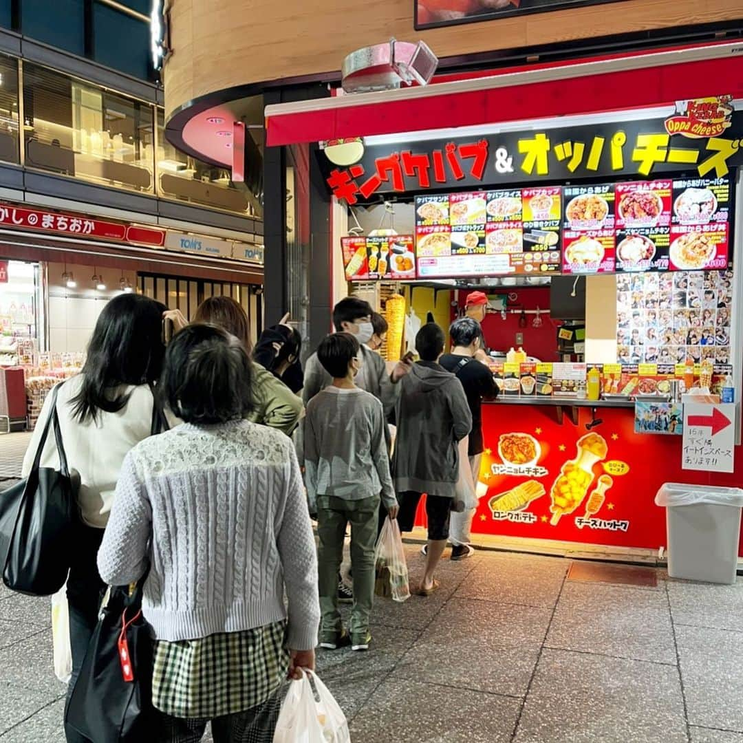 キングケバブ店長のインスタグラム：「2/28キングケバブ原宿を閉店してから数ヶ月、色々大変でしたがやっと今日、埼玉県の所沢駅から徒歩1分の所に新店舗キングケバブ&オッパチーズを無事にオープンする事が出来ました😂🥙 今回のお店はケバブと韓国フードも出してるので、ぜひ食べに来てくださいね🙌イートインスペースもありますよ！！#キングケバブ＆オッパチーズ #所沢プロペ通り #所沢プロペ #所沢グルメ #新大久保グルメ」