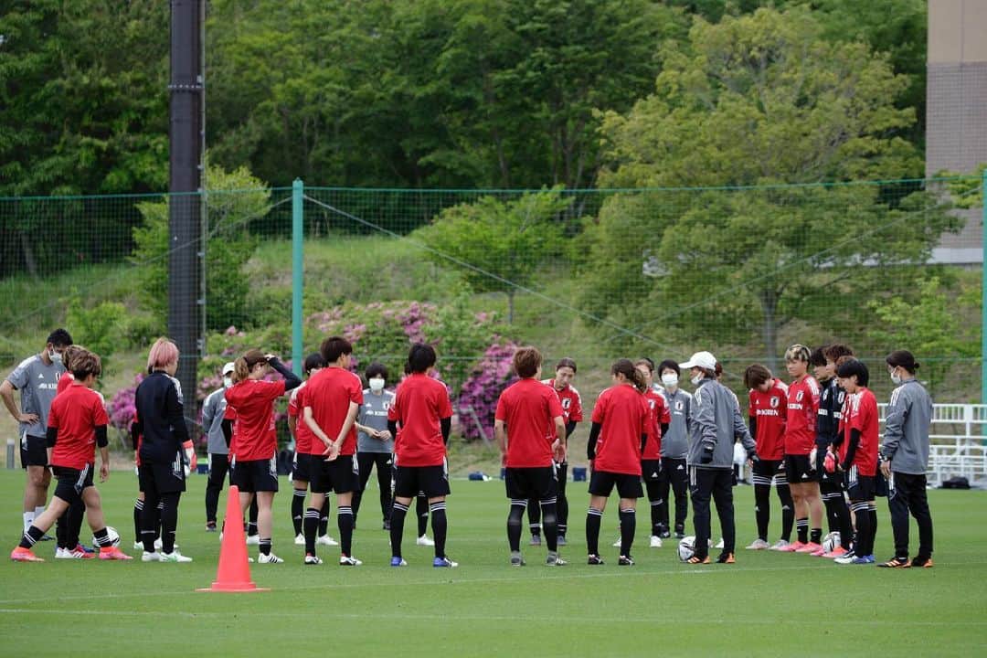 のインスタグラム：「代表合宿in Jヴィレッジ⚽️  今日は5日目。  素晴らしいグランドでサッカーできて、本当に幸せ😊  最後まで頑張ります！！！  ©︎JFA  #なでしこジャパン  #japanfootballassociation」