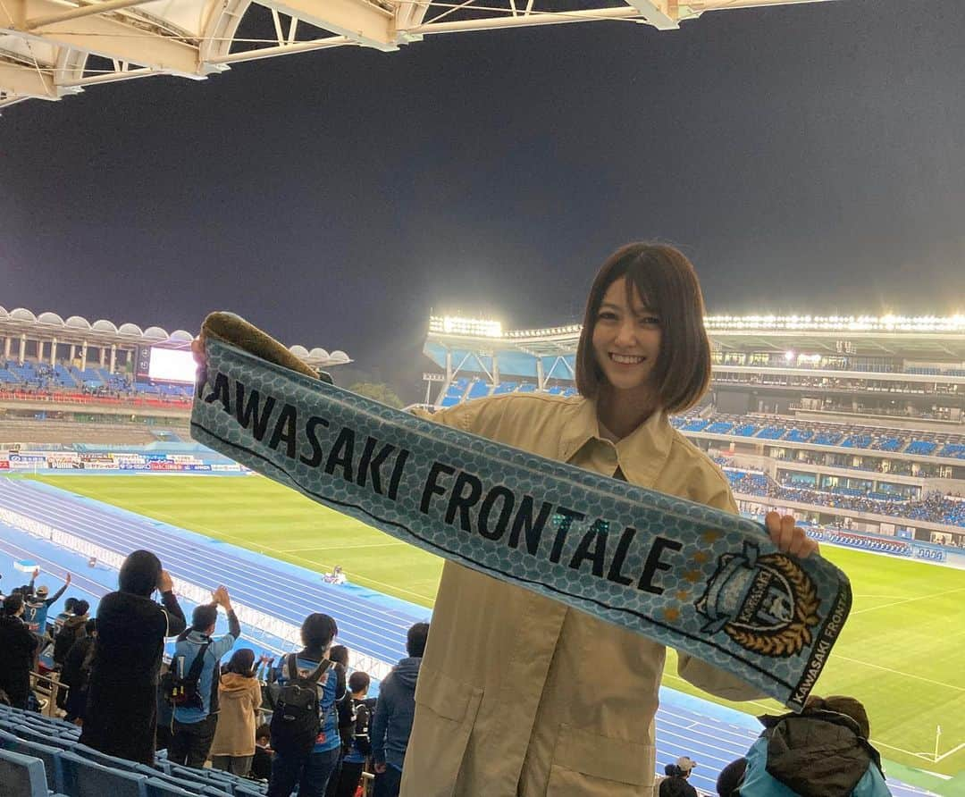 新保里歩さんのインスタグラム写真 - (新保里歩Instagram)「#jリーグの日  28周年おめでとうございます⚽️✨  コロナ禍という厳しい状況の中でも、 サッカーを楽しませてもらって、パワーをもらって、 感動をもらって、  サッカーのある日常を送れて幸せです。 本当にありがとうございます。  これからもよろしくお願いします⚽️  早くスタジアム行きたい。。 懐かしき写真たち🎞☺︎  #jleague  #jリーグ  #ｊリーグ  #soccer」5月15日 22時46分 - riho_shinbo0714