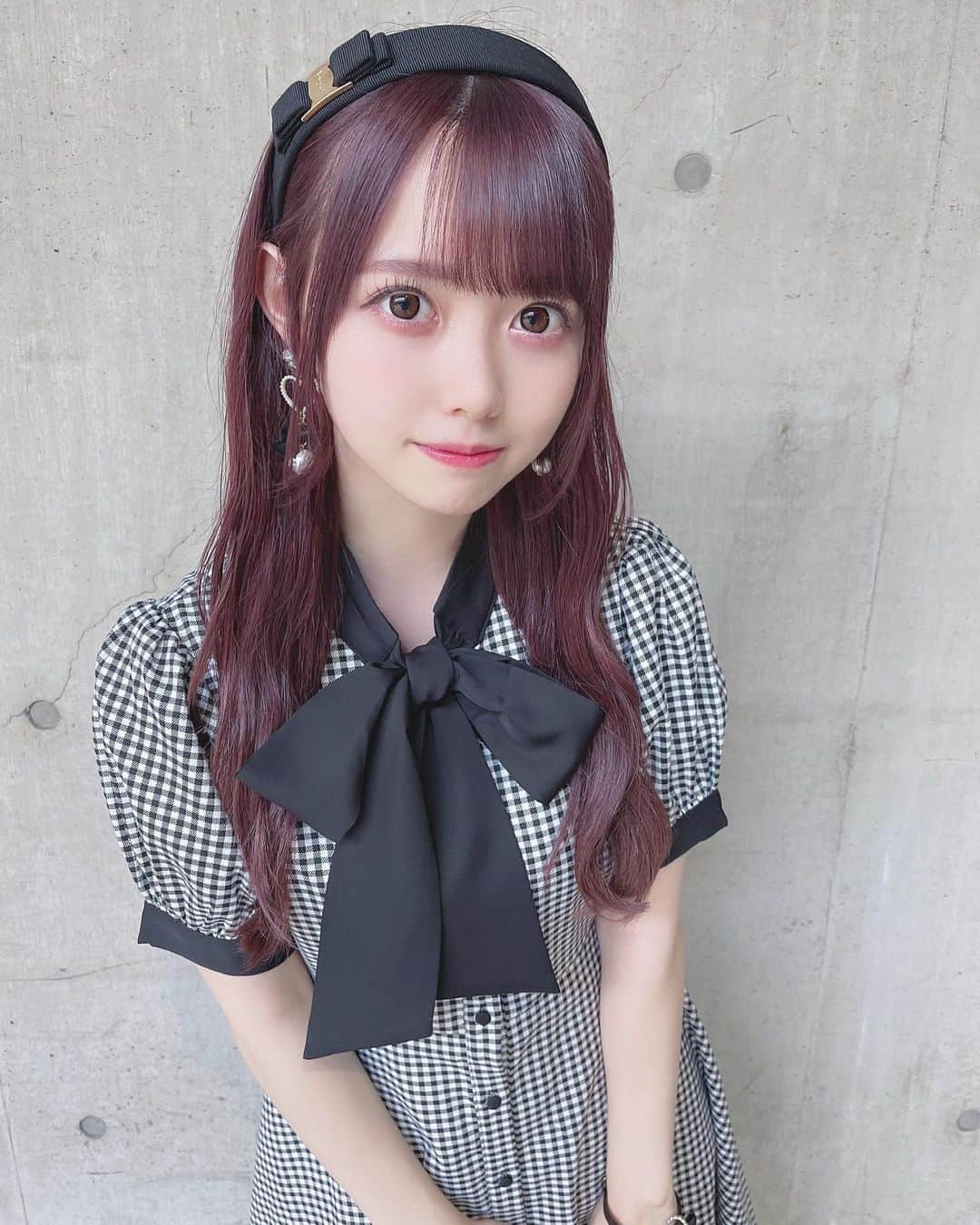 のインスタグラム：「清楚女子になれた??🎀  会えるアイドル出来たよ💕  このご時世に奇跡のようなイベント♡ リアルトーク会 ありがとうございました👱🏻‍♀️  幸せすぎてタイムリープしたい💕  また会いたい、会ってみたい 君のそんな存在になりたいなあ♡  だいすきだぞーーー🤍🏹  #evelyn #エブリン #カチューシャ #フェラガモ #ferragamo #量産型コーデ #量産 #量産型 #量産型女子 #清楚 #ガーリー #ガーリーコーデ #夏コーデ #japanese #kawaiigirl #kawaiifashion #japanesegirl #japaneseidol」
