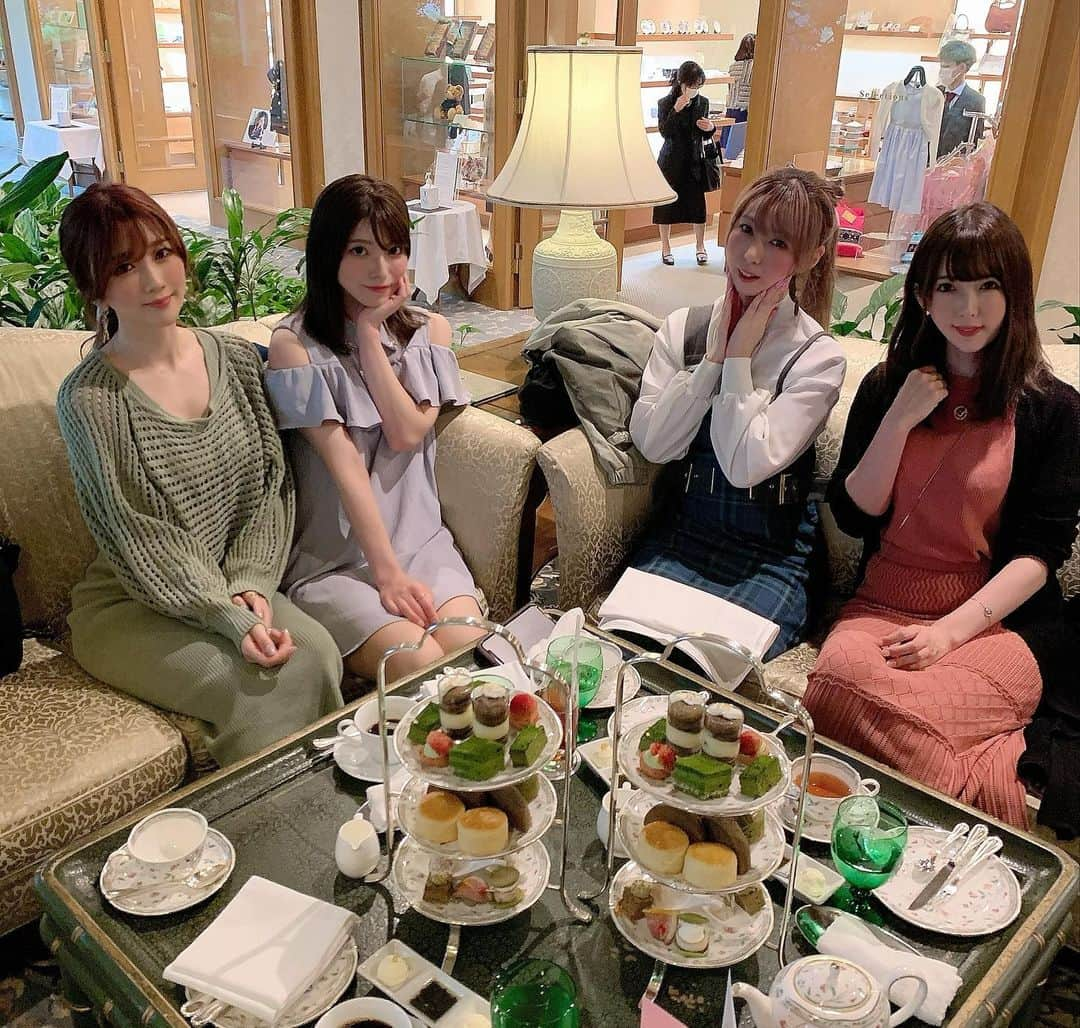 大槻ひびきさんのインスタグラム写真 - (大槻ひびきInstagram)「抹茶の アフタヌーンティー🥺🫖🧡 #afternoontea  #teatime  #maccha #cakestagram  #cake #アフタヌーンティー #スウィーツ #抹茶」5月16日 2時16分 - yanhibi0221