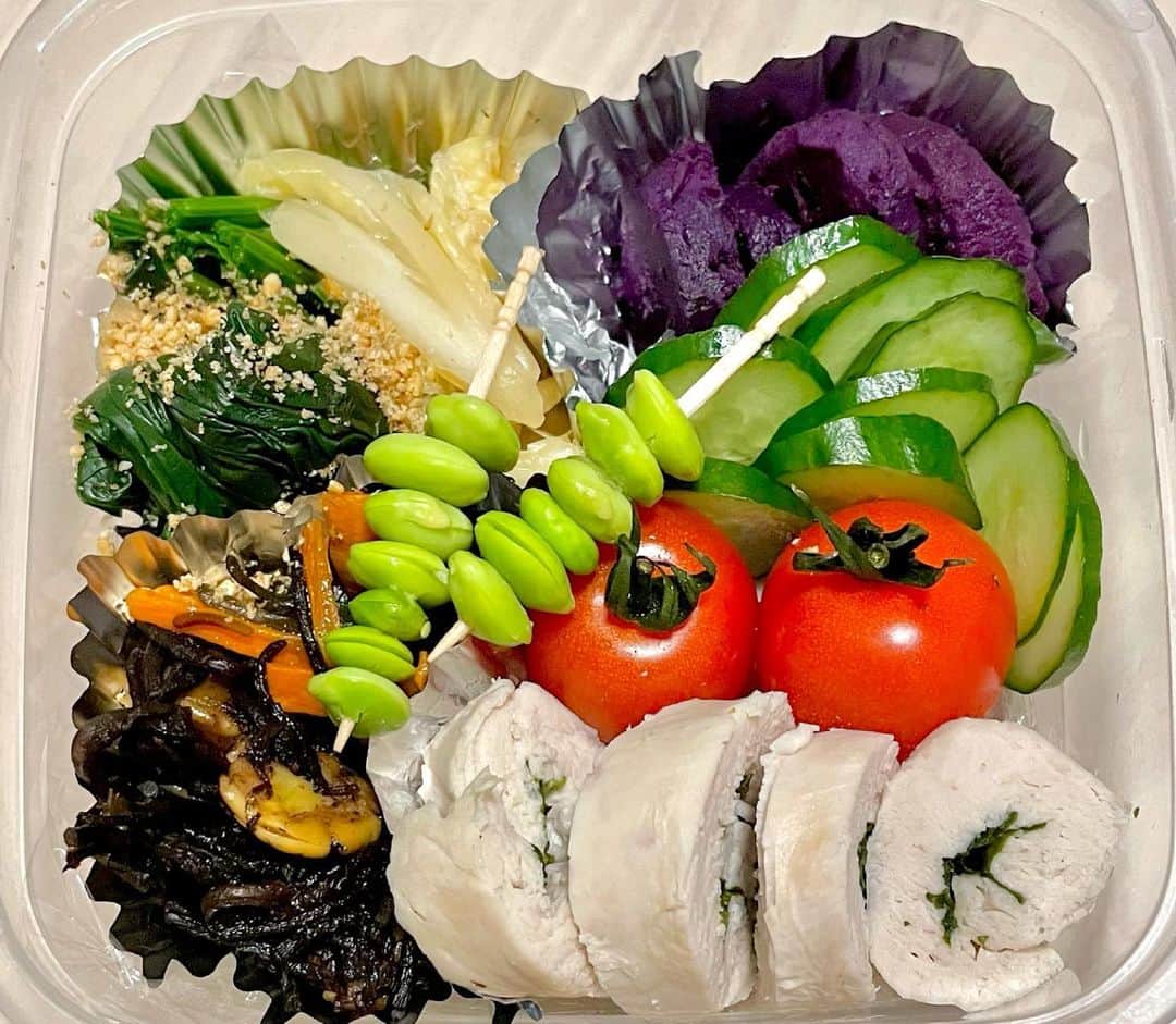 愛花さんのインスタグラム写真 - (愛花Instagram)「最近ご飯載せてなかったなあと思って😉 お弁当とか作り置きとかちらちら」5月16日 13時00分 - hi_erica_official