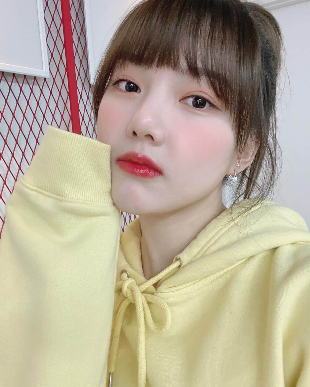 GFriendさんのインスタグラム写真 - (GFriendInstagram)「#여자친구 #GFRIEND 💾 GFRIEND's #MEMORIA  #예린 #YERIN」5月16日 12時00分 - gfriendofficial