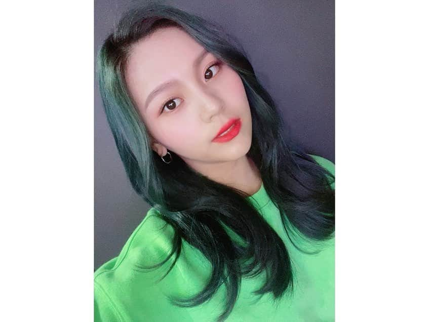 GFriendさんのインスタグラム写真 - (GFriendInstagram)「#여자친구 #GFRIEND 💾 GFRIEND's #MEMORIA  #엄지 #UMJI」5月16日 12時01分 - gfriendofficial