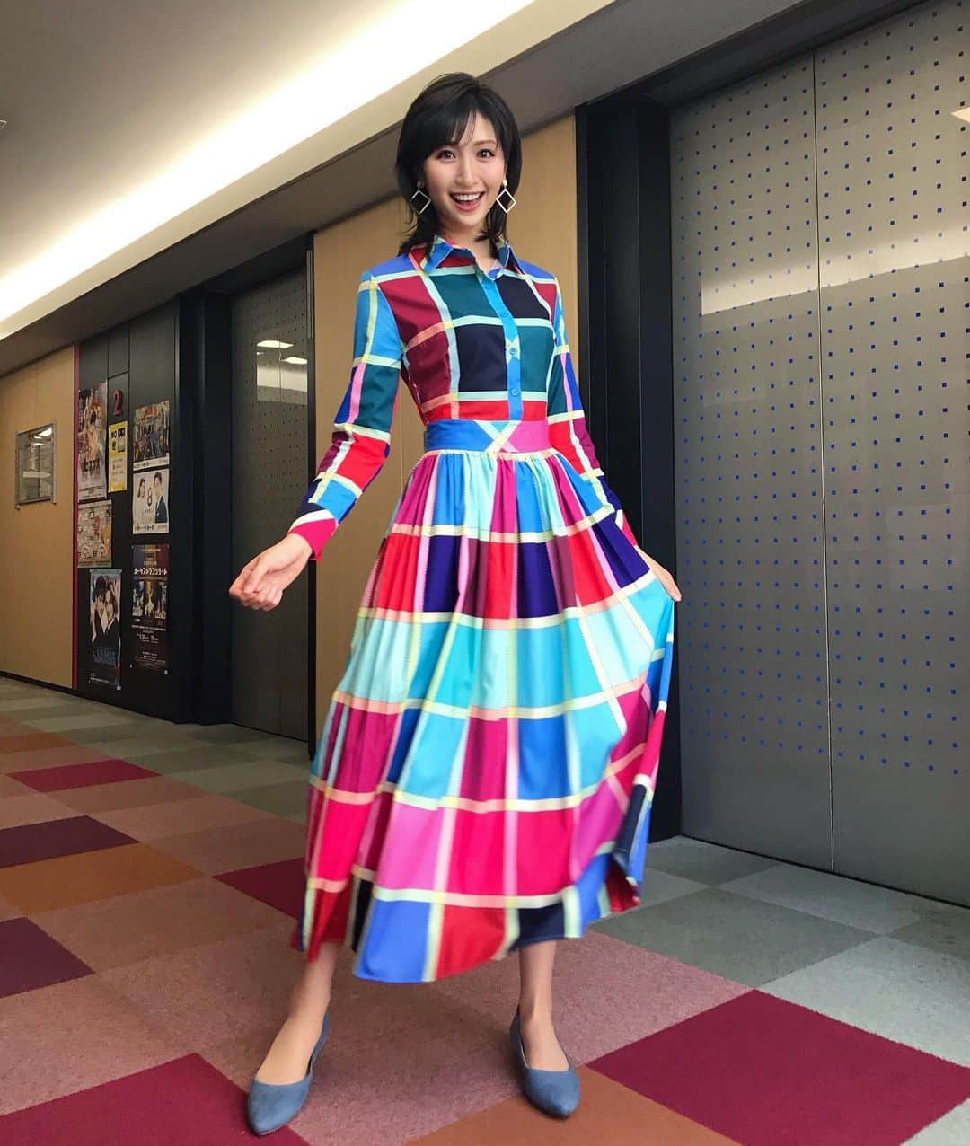 横山ルリカさんのインスタグラム写真 - (横山ルリカInstagram)「. 💖💙💜❤️💚💛 #BSスーパーKEIBA 👗 #dress #wildlily @wildlily_daikanyama  #colorful  #🌈🌈🌈 #👠 #orientaltraffic」5月16日 22時35分 - rurika_yokoyama_official