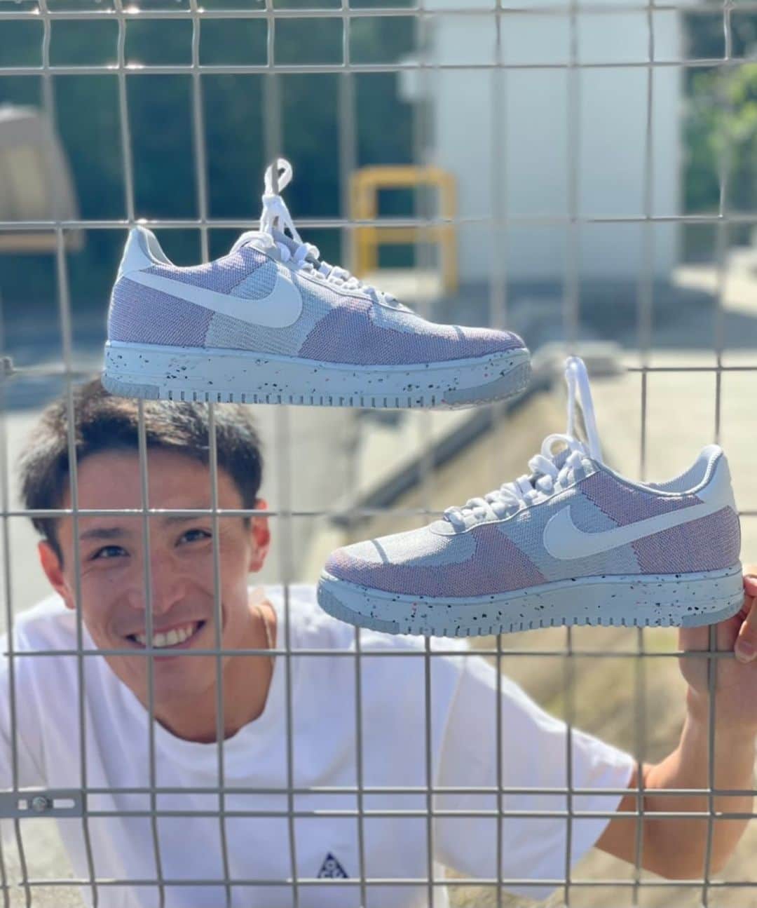 服部勇馬のインスタグラム：「新作Nike Air Force1が届きました！ フライニット素材を使用したアッパーで足に熱がこもらず快適。 スニーカーとは思えない軽さにびっくり。(※写真はイメージです)  Photo by @kanetarou_24   #airforce1」