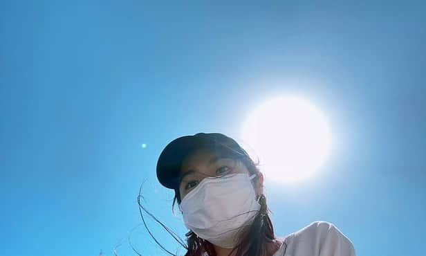 井上希美のインスタグラム：「どんよりな天気だー！ （天気いい日に撮った写真を載せます、なんかタイミング失敗してるけど）  #踊る埼玉 初日まであと３日です。 いのうえはあることに挑戦していてアクセクと最後まで足掻いています。  今の状況はとてももどかしいけれど、沢山の方に届けさせて頂きたいなぁ。  皆さま素敵な午後を🐣  ☺️にまー  －－－－－－－－－－－－－－－－－－ （以下、Twitterにリンクまとめてあります☺️）  共演者の皆さんの（個人的に）キュンすぎるTwitterは、いのうえのTwitterのリストから。  公演のことは🔎踊る埼玉  チケットのことはFacebook🔎井上希美、一番上の投稿をご覧ください。」