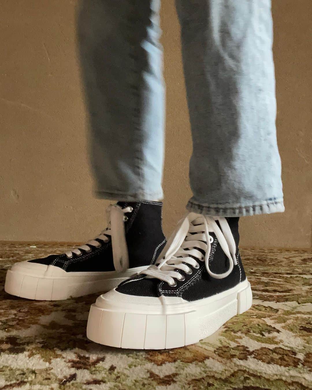 岡奈なな子（おかなちゃん）のインスタグラム：「一目惚れ👟」