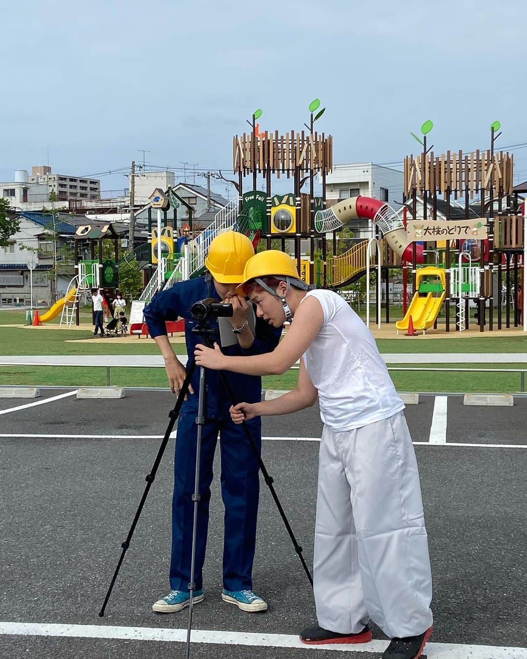 どば師匠のインスタグラム：「なんの撮影やねんこれ。  #レイクレ #どば師匠 #どば #lazyliecrazy #youtube #youtuber #ユーチューブ #ユーチューバー #インスタ映え #映え #赤髪 #赤 #韓流 #韓流スター #塩顔 #塩顔男子 #instagram #instalike #instagood #ふぉろーみー #フォロー募集」