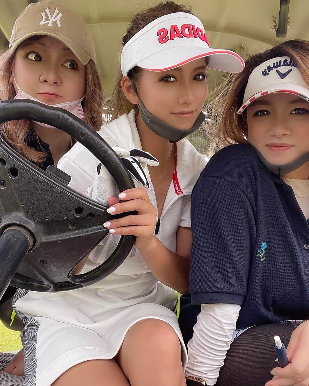 越川真美さんのインスタグラム写真 - (越川真美Instagram)「.  なんかさ、思ったんだけどさ、 120そこそこで 「調子悪いな〜」って言ってたんだけど 多分それが普通通りで 100そこそこの時が真美にとって 上手い時なんだな〜と。🥱🥱  つまり、成長してないってこと！ 1番好きなドライバーは最近だいたいテンプラ⛰  #ゴルフ #ゴルフ女子」5月16日 17時54分 - koshikawamami