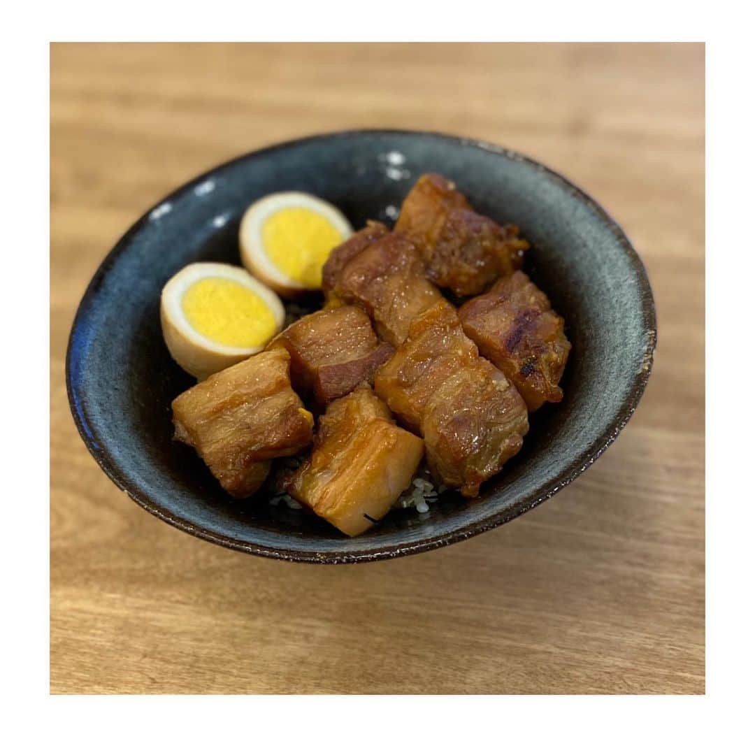 大山未希さんのインスタグラム写真 - (大山未希Instagram)「🐷 手作りマーマレードをたくさんいただいたので 豚の角煮。 ストウブでじっくりじっくり煮込みました。 とってもやわらか🤤 #みきごはん🍙 #角煮丼 #マーマレード #ストウブ ↓」5月16日 17時59分 - miki_oyama1003