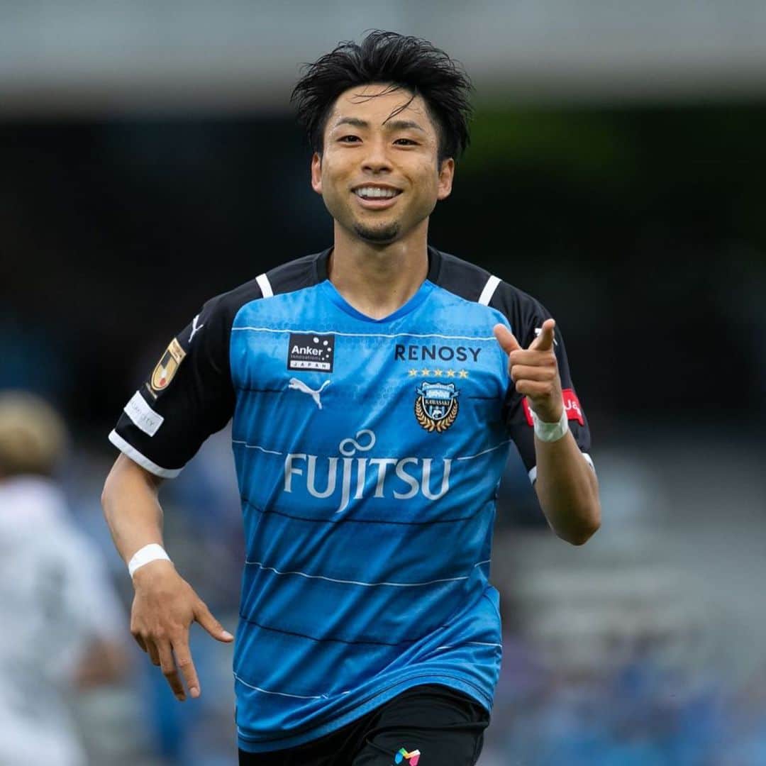 小林悠さんのインスタグラム写真 - (小林悠Instagram)「300㊗️  今日の札幌戦でJリーグ通算300試合出場を達成することができました😌  たくさんの人達の支えがあっての300という数字だと思っています。  これからも感謝の気持ちを忘れずに日々精進していきたいと思います😊👍」5月16日 20時19分 - kobayashiyu11