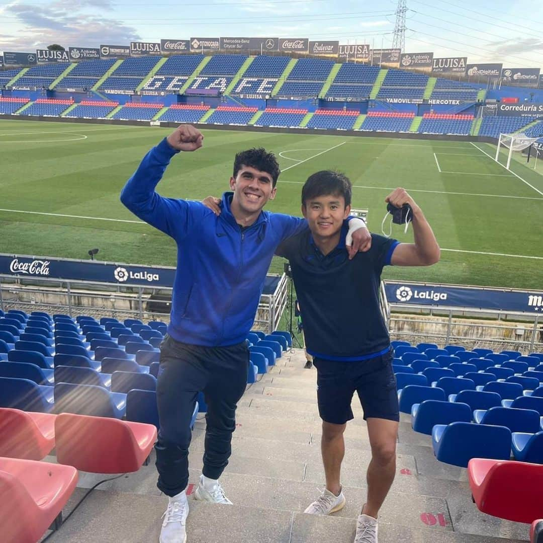 久保建英さんのインスタグラム写真 - (久保建英Instagram)「Muy contento por los 3 puntos en casa, por mi gol y sobretodo por la permanencia 💙💙💙💙💙 Muchas gracias a toda la afición!!! El GETA ES DE PRIMERA 🔵💙💪 #Getafe#takefusakubo#kubo #laliga #久保建英」5月17日 7時18分 - takefusa.kubo