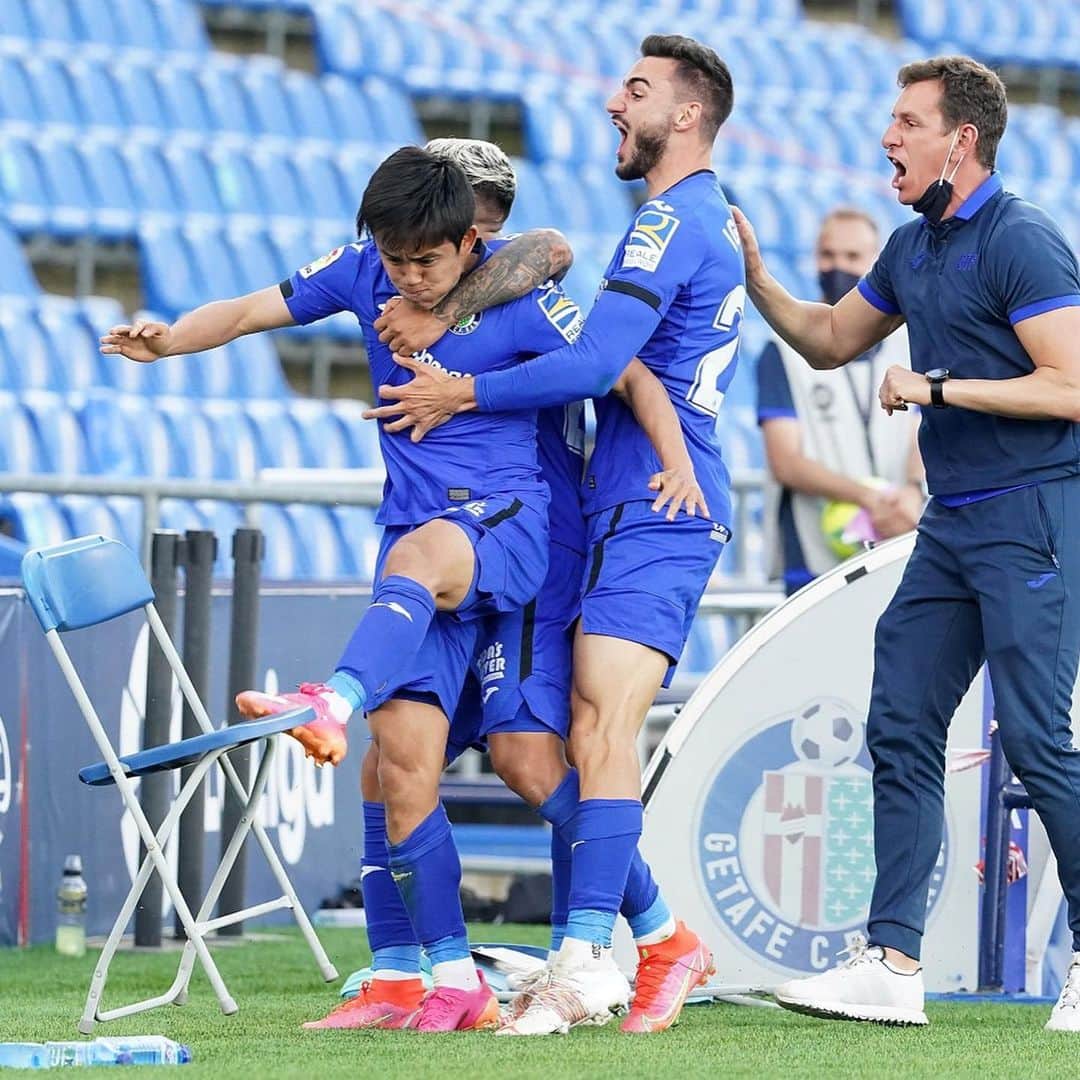 久保建英さんのインスタグラム写真 - (久保建英Instagram)「Muy contento por los 3 puntos en casa, por mi gol y sobretodo por la permanencia 💙💙💙💙💙 Muchas gracias a toda la afición!!! El GETA ES DE PRIMERA 🔵💙💪 #Getafe#takefusakubo#kubo #laliga #久保建英」5月17日 7時18分 - takefusa.kubo