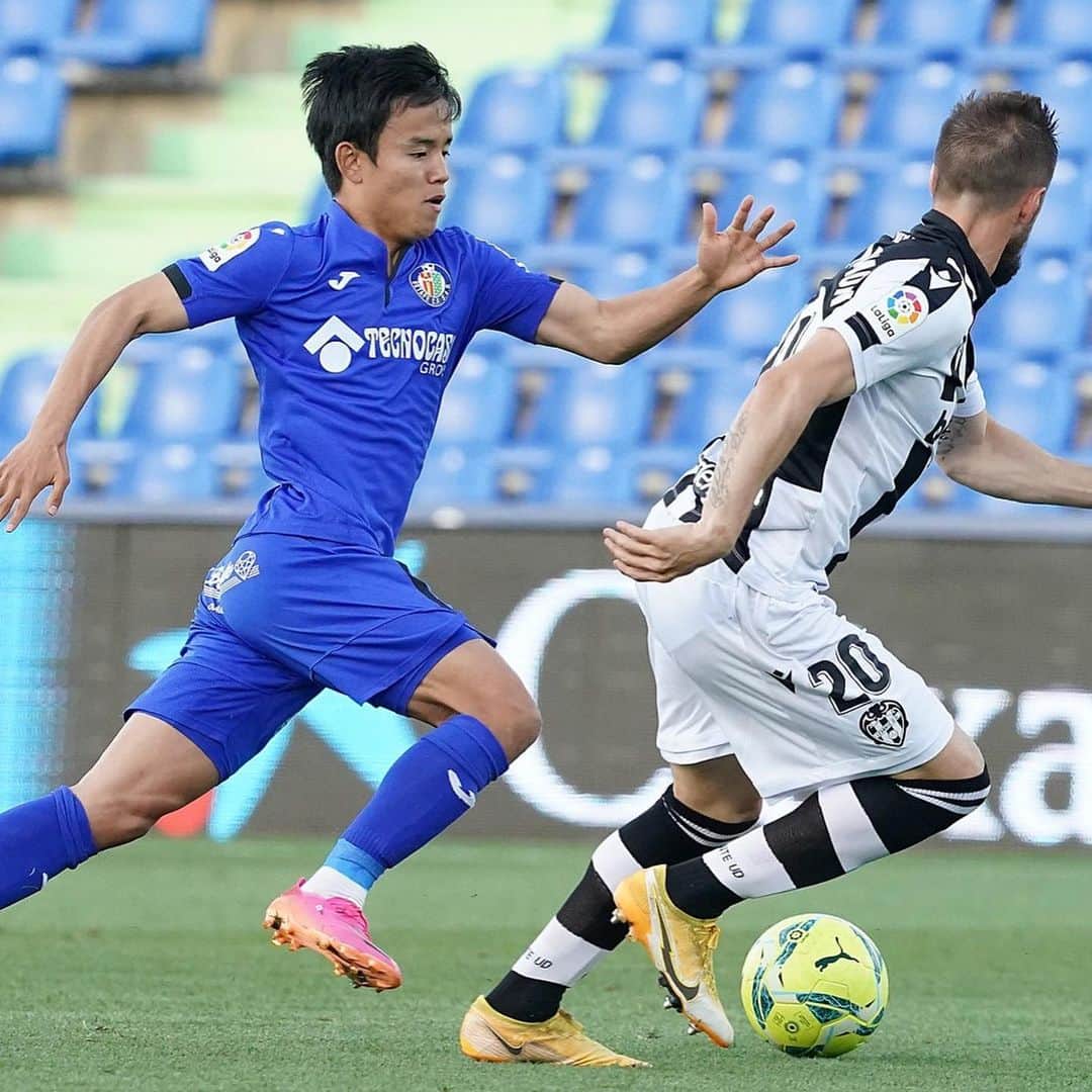 久保建英さんのインスタグラム写真 - (久保建英Instagram)「Muy contento por los 3 puntos en casa, por mi gol y sobretodo por la permanencia 💙💙💙💙💙 Muchas gracias a toda la afición!!! El GETA ES DE PRIMERA 🔵💙💪 #Getafe#takefusakubo#kubo #laliga #久保建英」5月17日 7時18分 - takefusa.kubo
