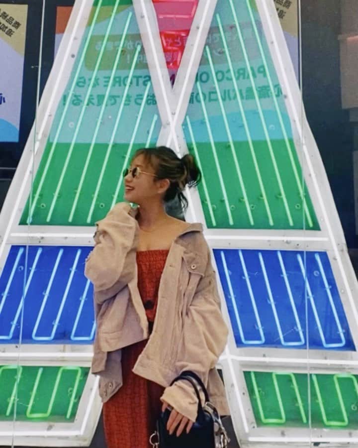 のインスタグラム：「いくつになっても大事な日と楽しみの前の日は眠れなくて、目ギャンギャンで朝を迎えてまった日の苦笑い」