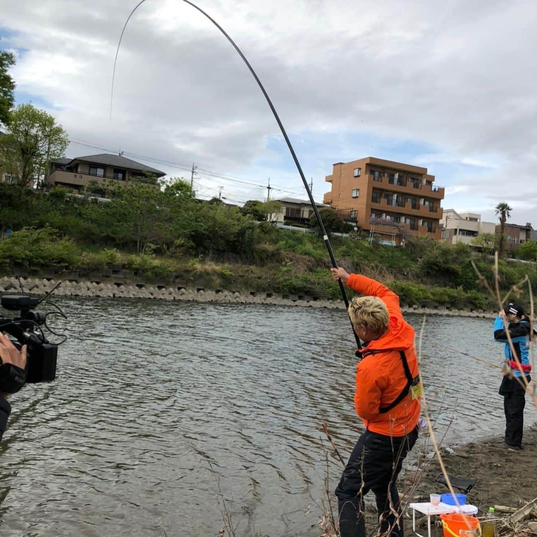 田村亮さんのインスタグラム写真 - (田村亮Instagram)「久々の釣り図鑑 鯉。 立派な鯉。 #ロンブー亮 #釣りならまかせろ  #入間川 #延べ竿で釣り #テレビ埼玉 #釣りビジョンも宜しく #YouTube原西フィッシングクラブも宜しく」5月17日 2時03分 - ryo_tamura7