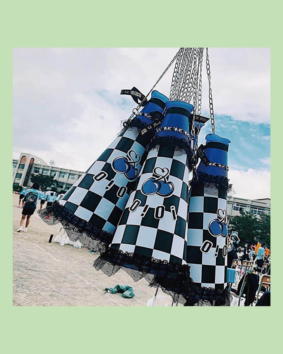 Nom de plumeさんのインスタグラム写真 - (Nom de plumeInstagram)「#メガホンデコ #デコメガホン   体育祭の応援は、デコメガホンで📣🤍  水鉄砲メガホンもかわいい💙🔫  🟠photo by⚪️ @m___miiitamu  @ri__.39  @_a_t_e1zz0  @_yu_ika._  @maaaaa_0726  @__ayumcz  @yukari_8113  −−−−−−−−−−−−−−−−−−−−−−−−−−−−﻿ ﻿ Nomdeplumeで﻿ 紹介させていただける写真を募集中🧚‍♀️💜﻿ 素敵な写真が撮れたら #nomdeplume をつけるか﻿ このアカウントをタグ付けしてね💫﻿ ﻿ −−−−−−−−−−−−−−−−−−−−−−−−−−−− #体育祭 #体育祭ヘア #体育祭プリ #球技大会 #球技大会ヘア #メガホン作り #メガホンアレンジ #jkの素敵な思い出 #fjkの素敵な思い出 #sjkの素敵な思い出 #ljkの素敵な思い出 #青春の記録 #青春フォトグラフ #タイムリミット女子高生」5月17日 18時04分 - nomde_official