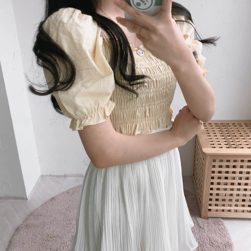 ガールズルールさんのインスタグラム写真 - (ガールズルールInstagram)「ボビーオフショルダー2ウェイブラウス (bl0709) COLOR : IVORY, YELLOW, SORA, PURPLE」5月17日 16時34分 - girlsrule_official