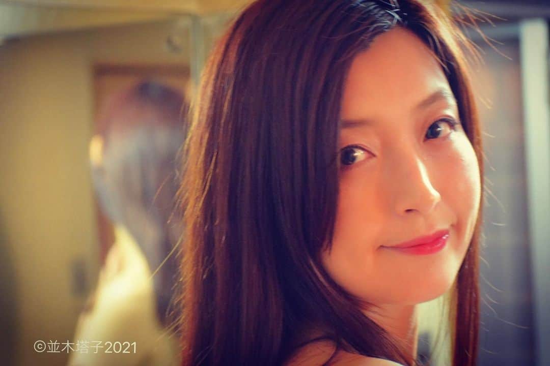 並木塔子さんのインスタグラム写真 - (並木塔子Instagram)「もしかして裸なのかもしれないし、そうではないかもしれない。 #並木塔子 #昭和エロス #和室」5月17日 9時36分 - namikichandayo
