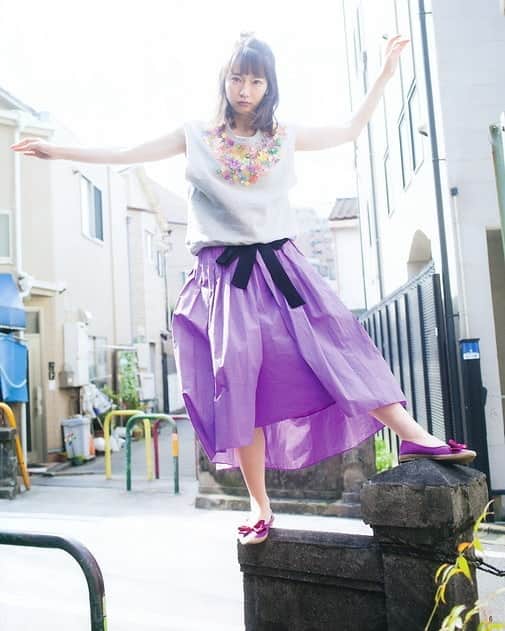 吉岡里帆ファンのインスタグラム：「里帆ちゃーん😆💕✨ 今日の癒しのお昼の一枚♥️ ❤️今日も癒しの里帆ちゃんで   午後も頑張って下さい❤️❤️ 今日もBLT 2017年 6月号のりほぽです😌💓  #吉岡里帆 #りほぽ #りほらー #rihoyoshioka @riho_yoshioka」