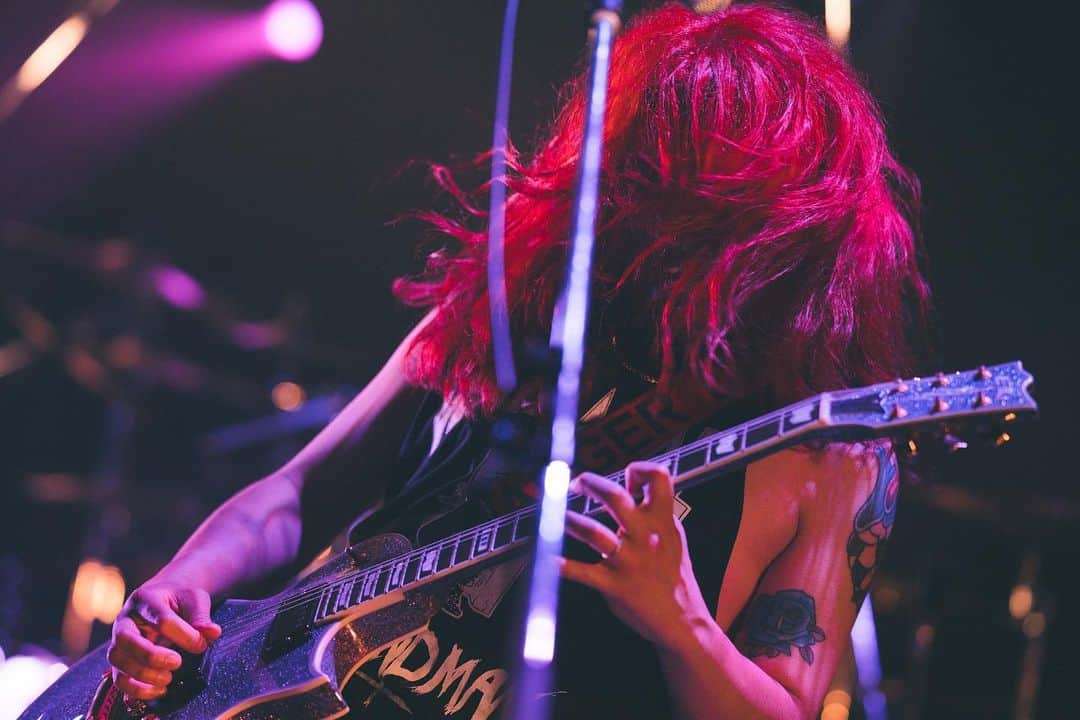 Her Name In Bloodさんのインスタグラム写真 - (Her Name In BloodInstagram)「HEAVY WEIGHT TOUR Day2 We had an amazing time with ya'll! Can't thank enough for you all who came out last night, We love you!  📸 : @litchi_lp」5月17日 13時12分 - hnibband