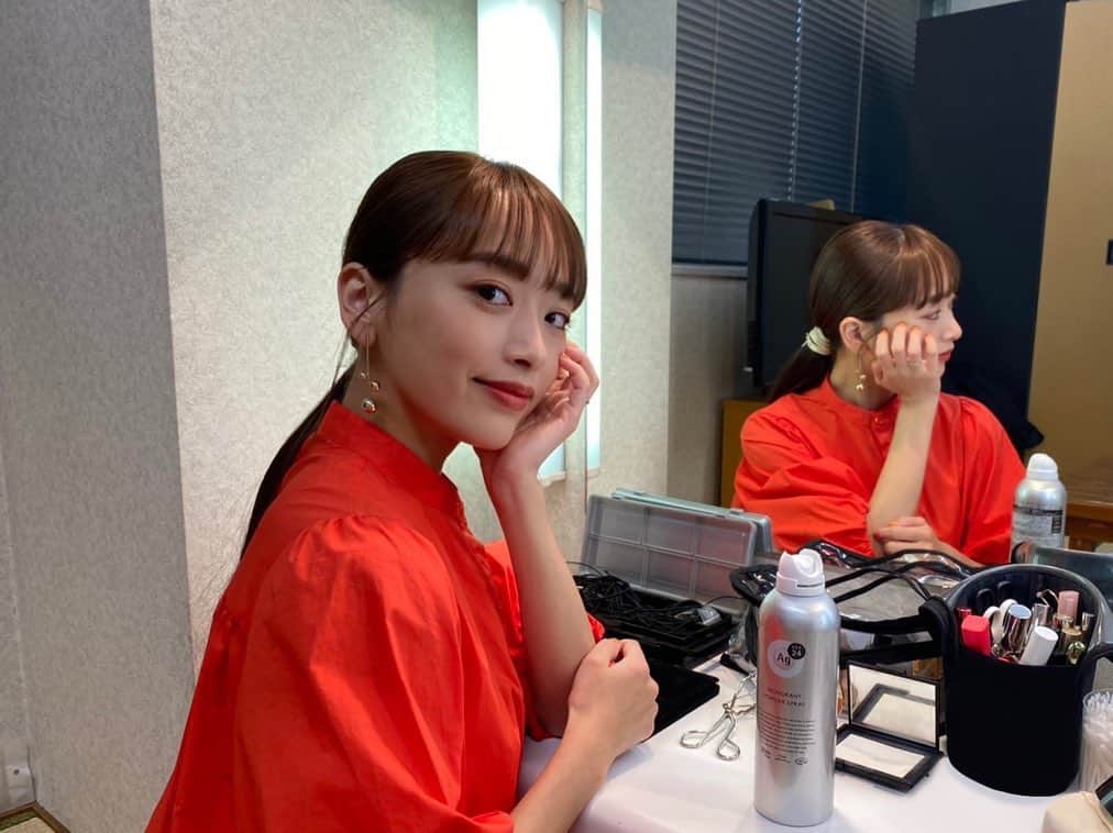 近藤千尋のインスタグラム：「この夏エージーデオ24とタイアップさせてもらうことになりました♥️☺️  ニオイケアは、スキンケアと 同じくらい大切な身だしなみの 一つだと思います✨ 24時間いつでも汗臭+ストレス臭を根本からケアできる商品です🥰 お仕事前に必ずするルーティンです🙋‍♀️  ベストコスメも受賞している エージーデオ24で 楽しい夏を迎えましょ🌞👏  #sponsored #エージーデオ24 #デオドラント」